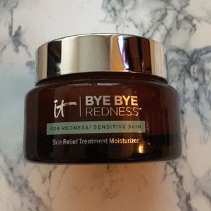 NWT! IT cosmetics Bye Bye Redness Moisturizer